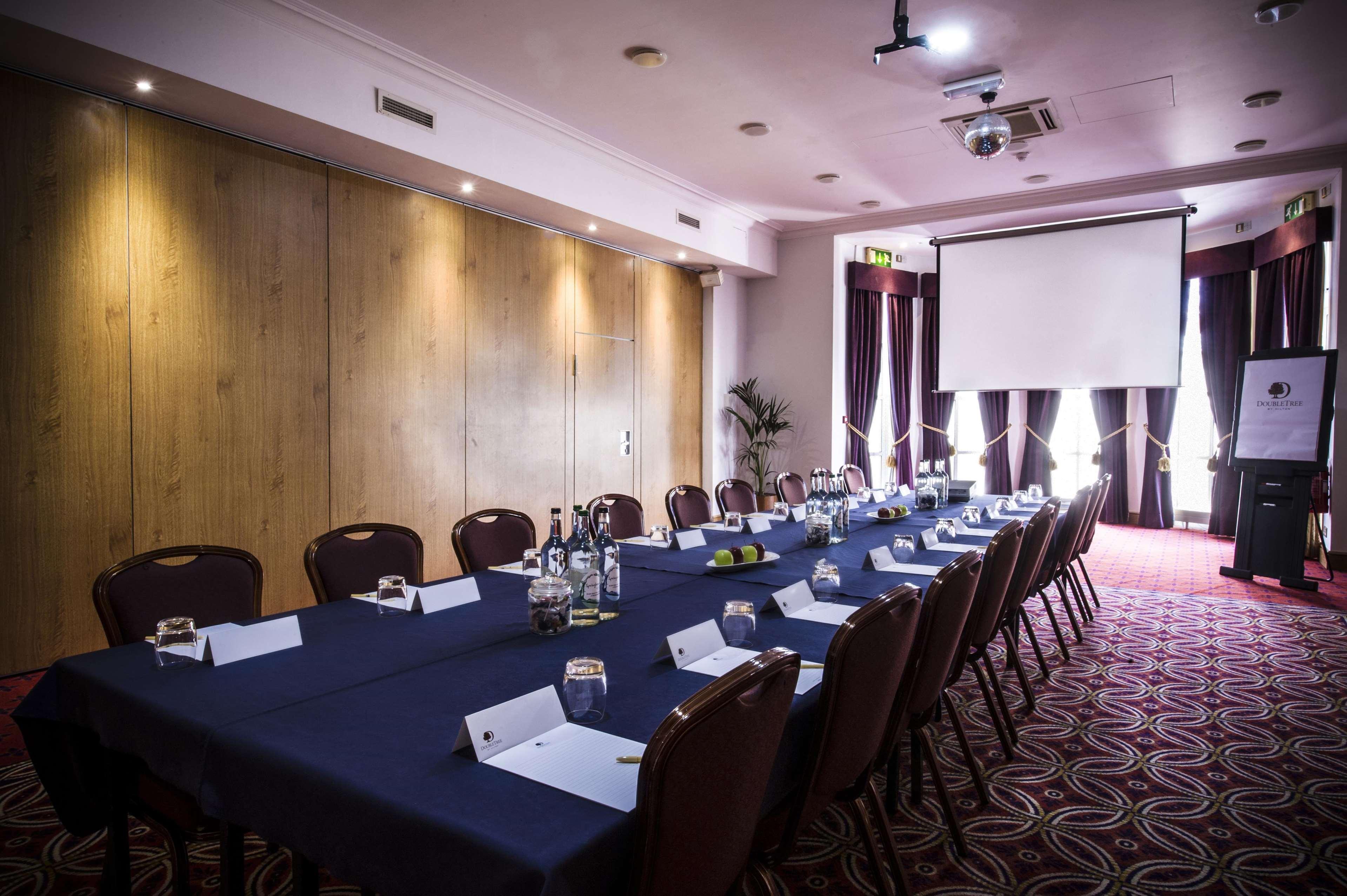 Doubletree By Hilton Cheltenham-Cotswolds Екстериор снимка