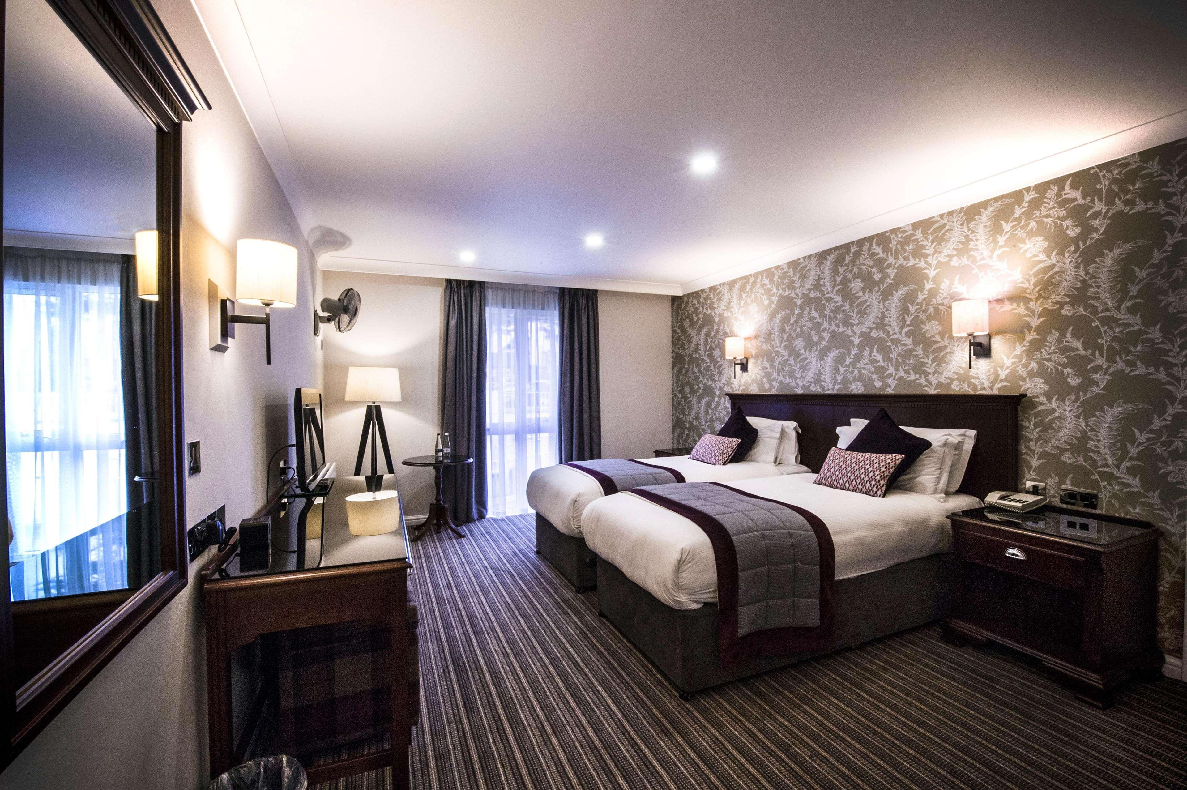 Doubletree By Hilton Cheltenham-Cotswolds Екстериор снимка