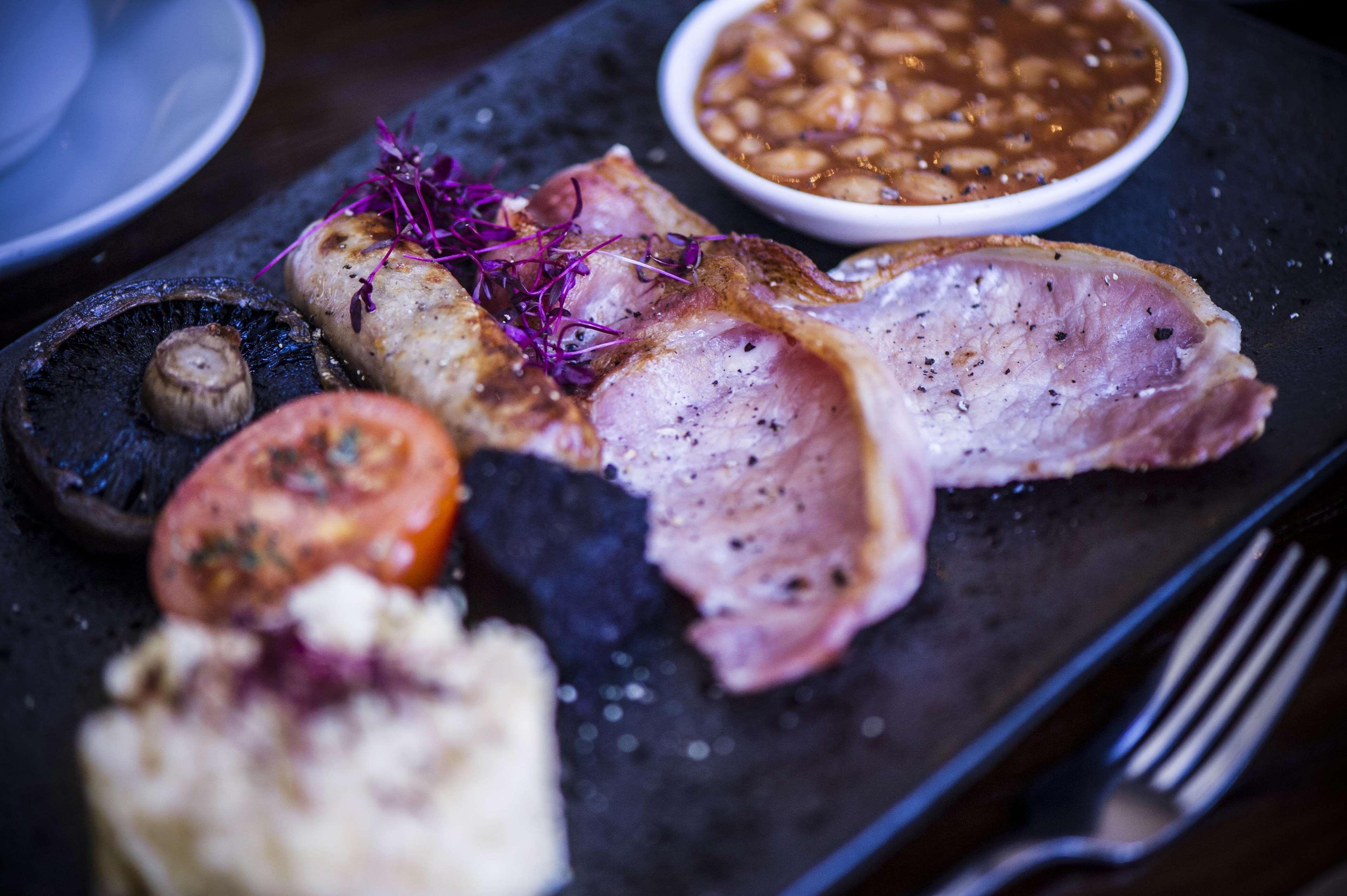 Doubletree By Hilton Cheltenham-Cotswolds Екстериор снимка