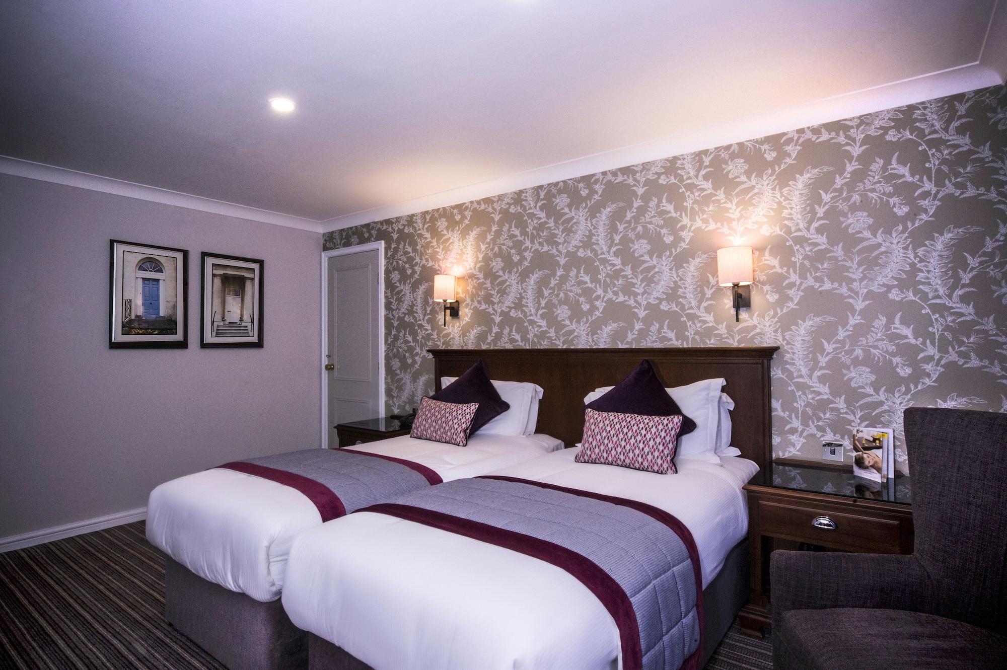 Doubletree By Hilton Cheltenham-Cotswolds Екстериор снимка