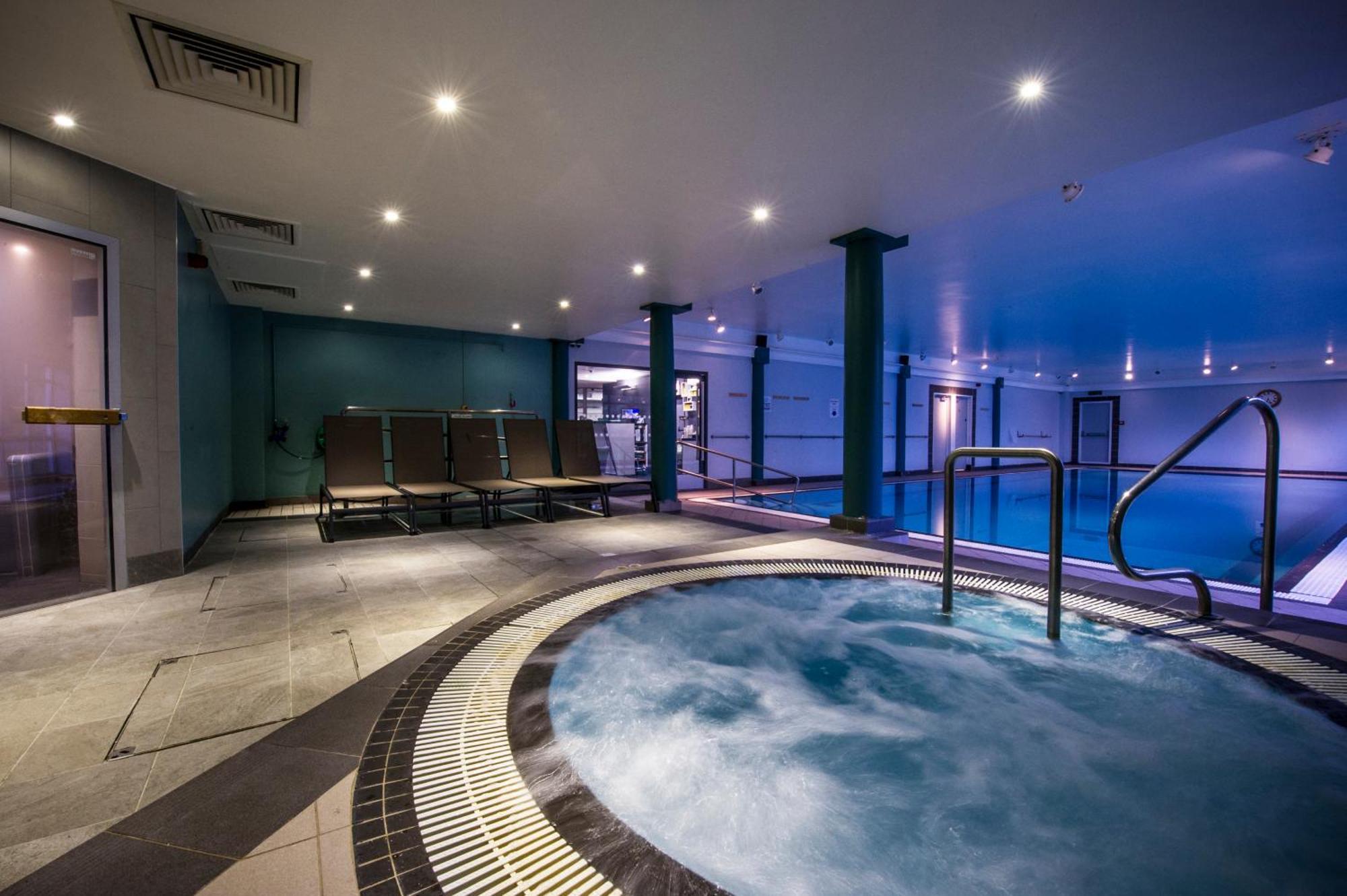 Doubletree By Hilton Cheltenham-Cotswolds Екстериор снимка