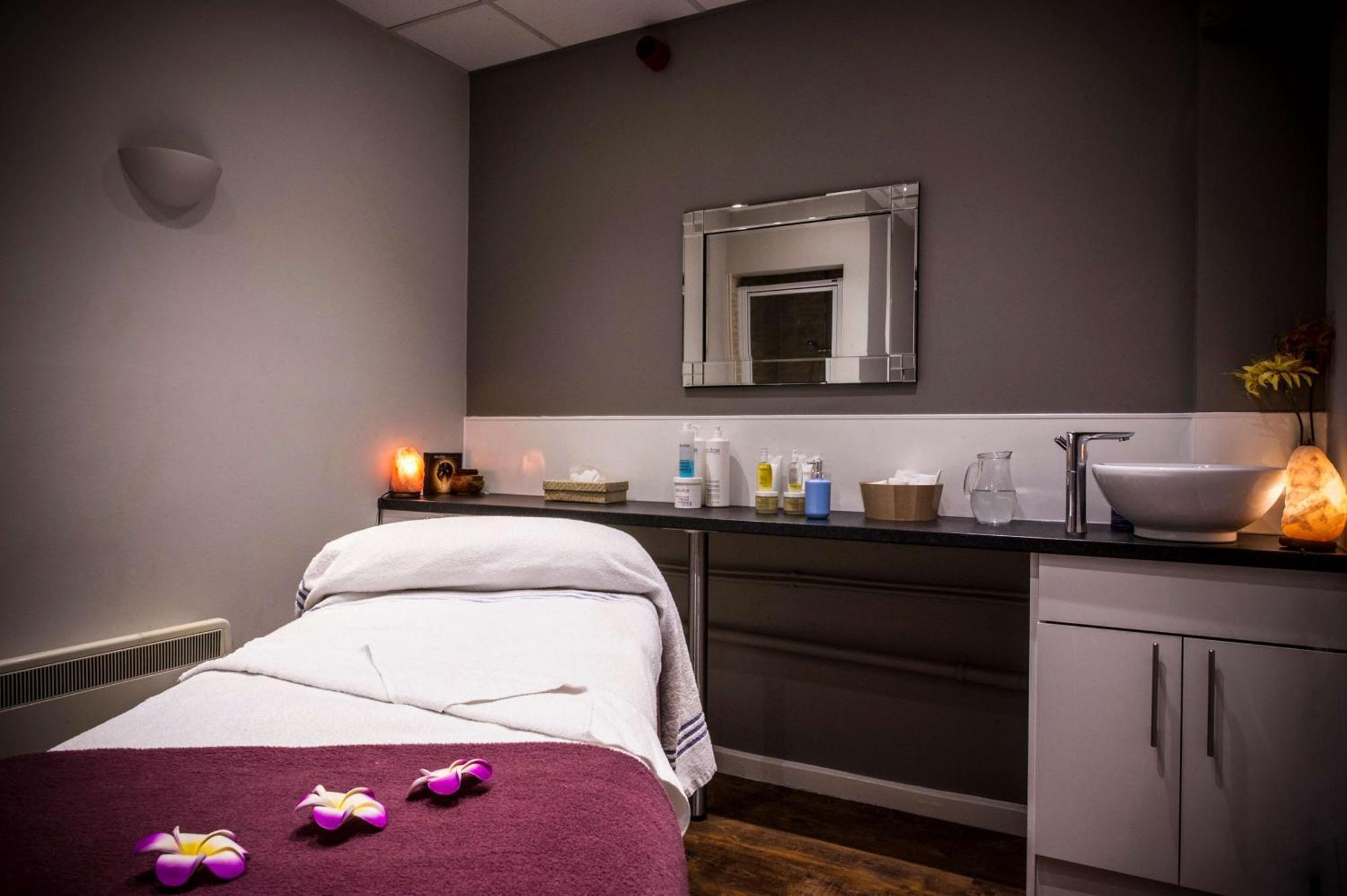 Doubletree By Hilton Cheltenham-Cotswolds Екстериор снимка