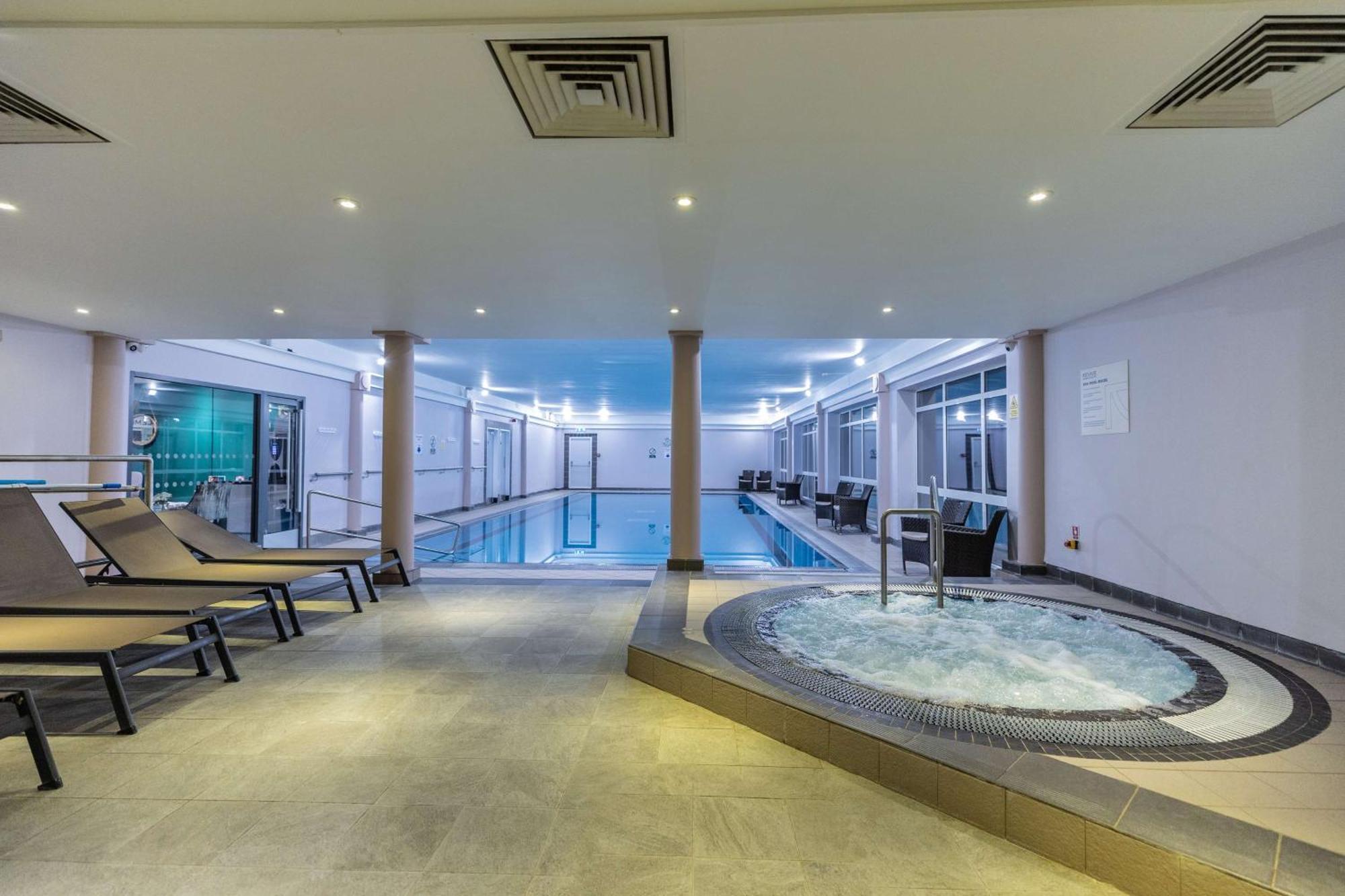 Doubletree By Hilton Cheltenham-Cotswolds Екстериор снимка